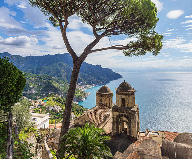 Blick auf Ravello an der Amalfik ste in Italien.