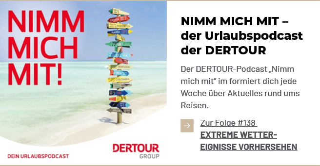 Roter Schriftzug „NIMM MICH MIT!“ neben Wegweiser mit Reisezielen am Strand, DERTOUR-Logo unten rechts