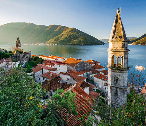 Blick ber Perast, Bucht von Kotor, Montenegro