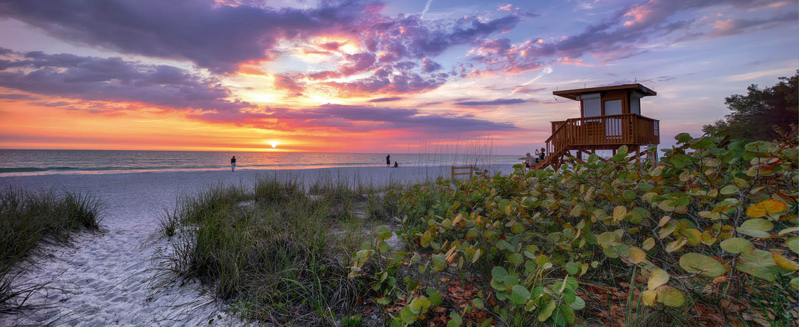 It always amazes me to see people leaving when I show up at the beach before sunset. To my way of thinking the best is yet to come, yet to scores of others its time to load up the car and leave. I guess that's understandable especially if you have small kids or commitments. After the exodus there are two types of people left, folks like me who came for the sunset and, the rest of the beach stragglers that will not leave until they've seen the final act. In the end I suppose all that matters is that we all had fun and got what we came for.