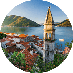 Blick ber Perast, Bucht von Kotor, Montenegro